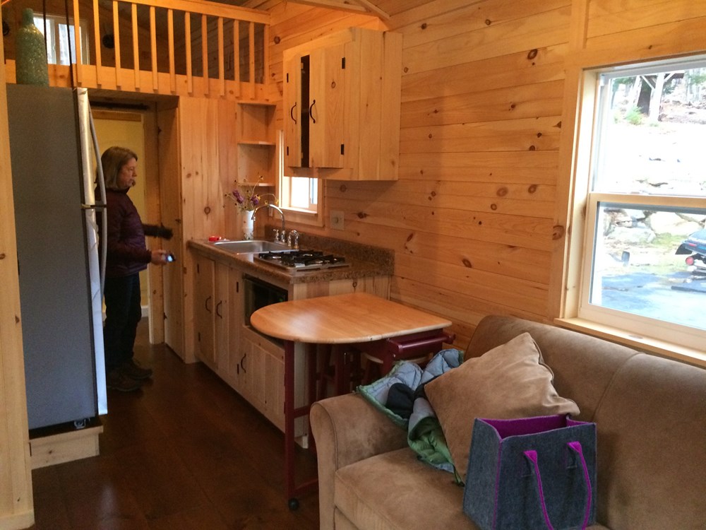 Comfortable Tiny House in Southwestern New Hampshire - Image 4 Thumbnail