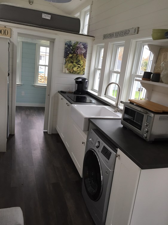 Beautiful Tiny House - Image 2 Thumbnail