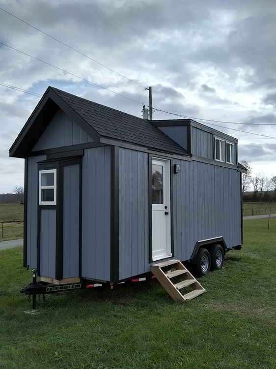 Luxury Tiny House on Wheels! - Image 1 Thumbnail