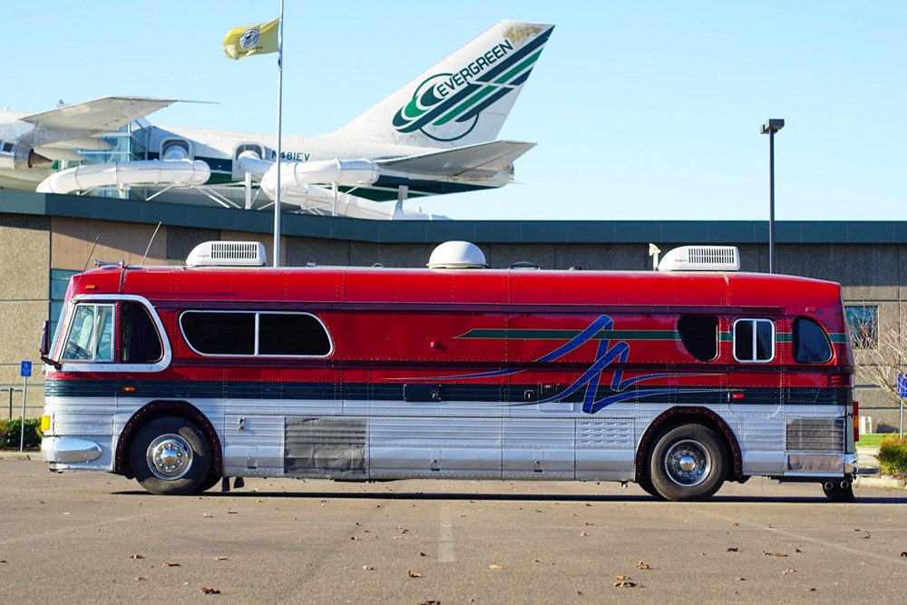 Tiny House on Wheels, Cool 1959 Conversion Bus all Finished ready to Live & Travel! - Image 3 Thumbnail