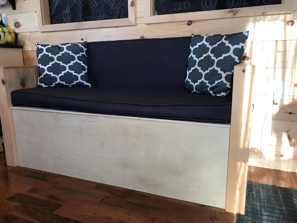 Rustic 24' Tiny House - Built June 2017 - Image 4 Thumbnail