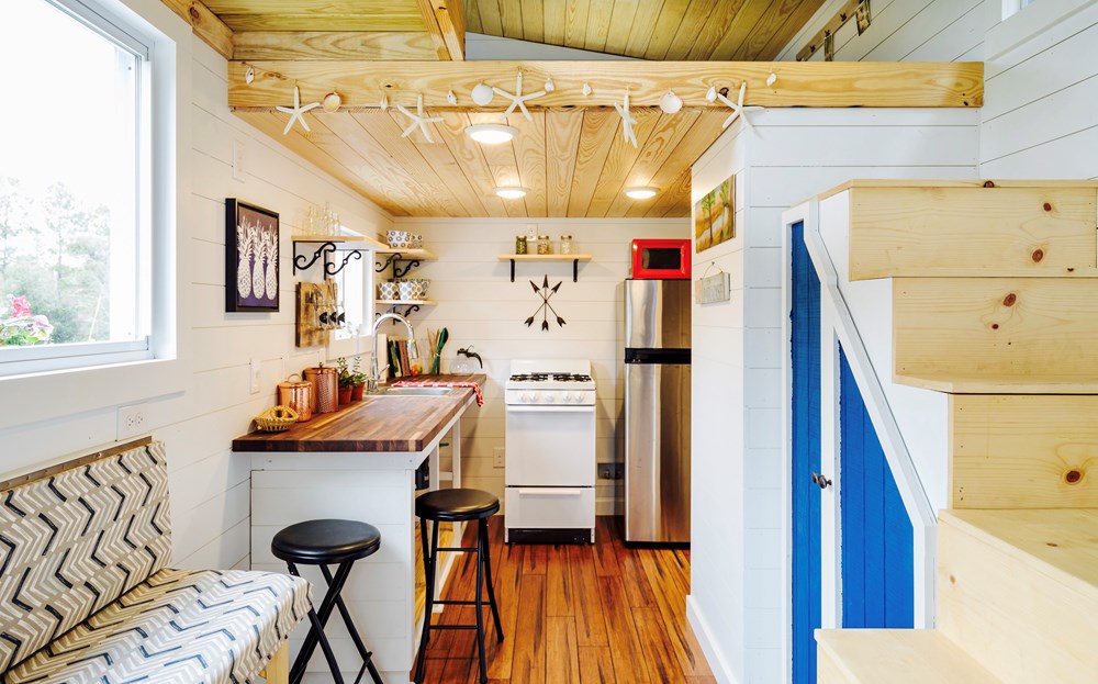 FEATURED ON DIY TV, Charlestonian Dream, 320 sf Tiny House. Land not included. - Image 4 Thumbnail