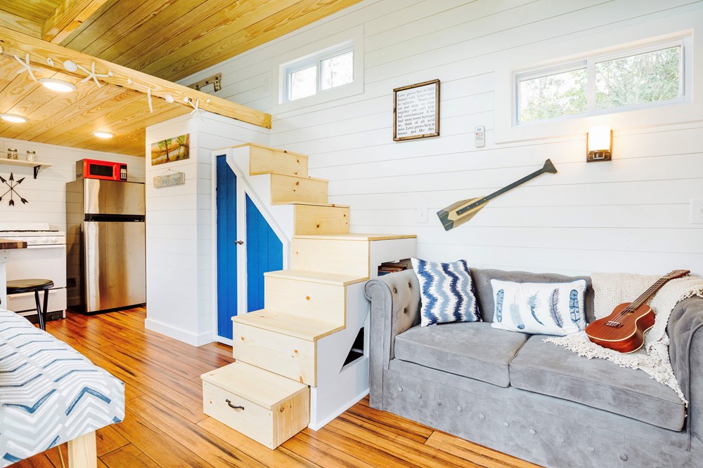 FEATURED ON DIY TV, Charlestonian Dream, 320 sf Tiny House. Land not included. - Image 3 Thumbnail