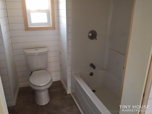 2018 Cedar Tiny Home 26 FT - Image 4 Thumbnail