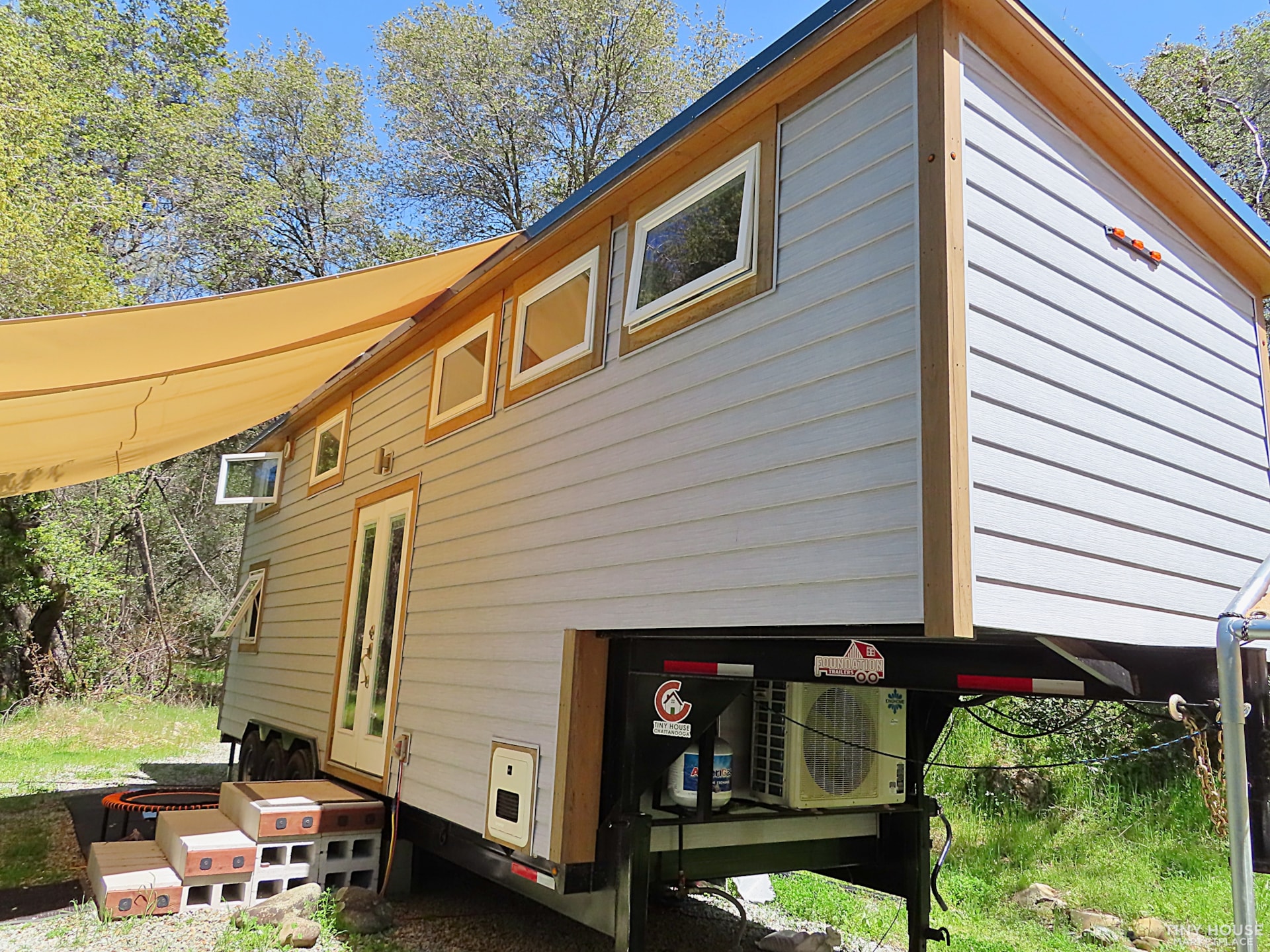 2018 The Lookout Fully Self Contained with Solar Immaculate - Image 2 Thumbnail