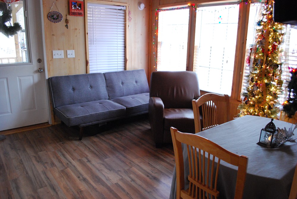 Tiny House w/ 2 bedrooms and loft - Image 4 Thumbnail
