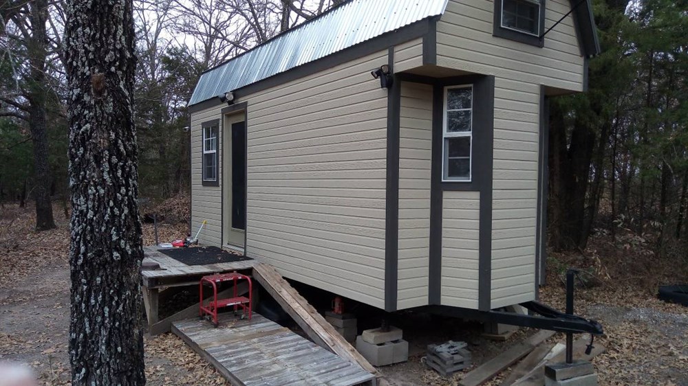 Tiny House with two lofts and lost of storage - Image 2 Thumbnail