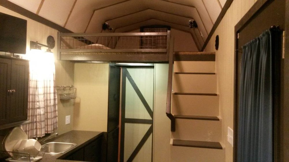 Tiny House with two lofts and lost of storage - Image 4 Thumbnail