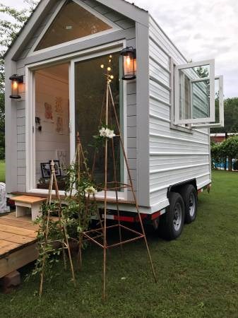 Tiny Studio on Wheels 