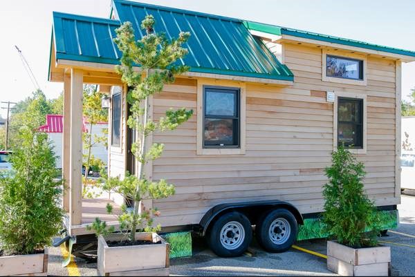 Roving Tiny House - Image 1 Thumbnail