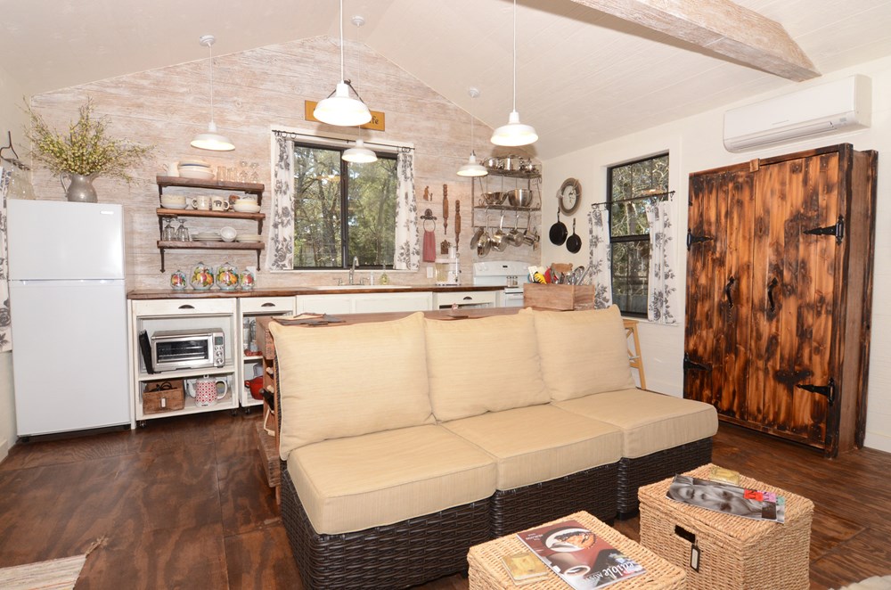 16 x 28 Cottage for Sale, just east of Austin in Bastrop, TX.  MUST BE MOVED! - Image 2 Thumbnail
