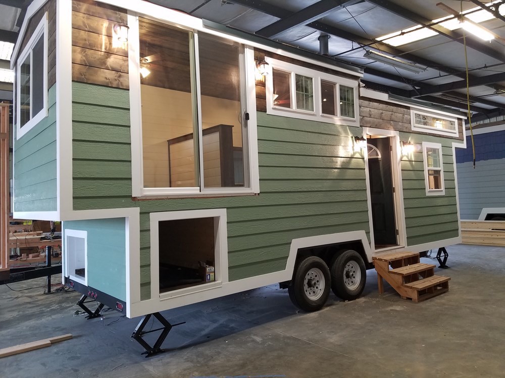 28' Tiny House w/ Unique Layout - Image 2 Thumbnail