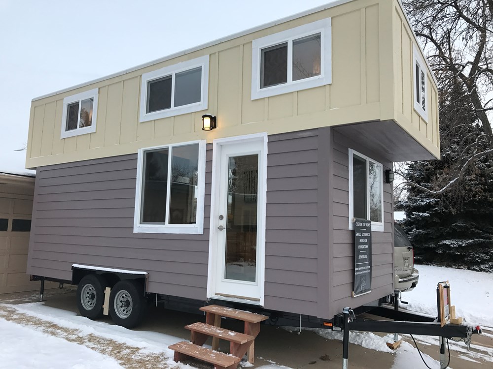 Bright and Spacious Tiny Home! - Image 2 Thumbnail