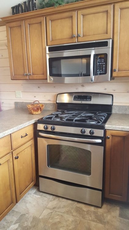 Amish Built Tiny House - Image 3 Thumbnail