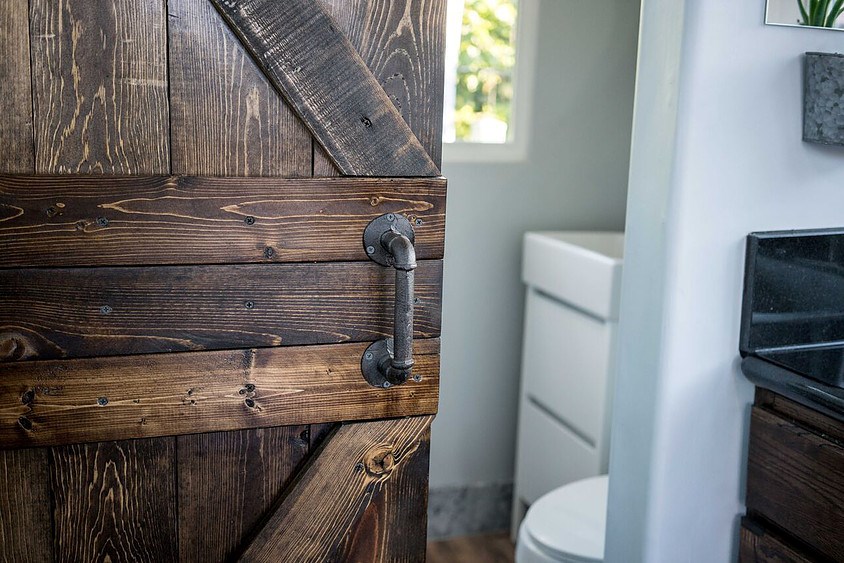 20' Luxury Container Tiny House - Image 4 Thumbnail
