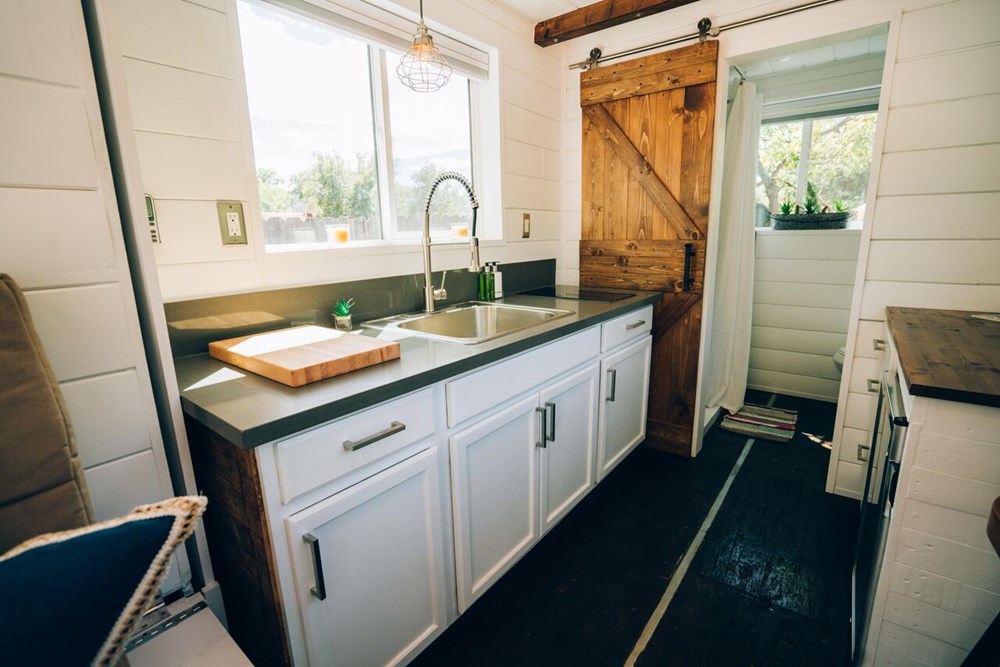 20' Luxury Container Tiny House - Image 3 Thumbnail