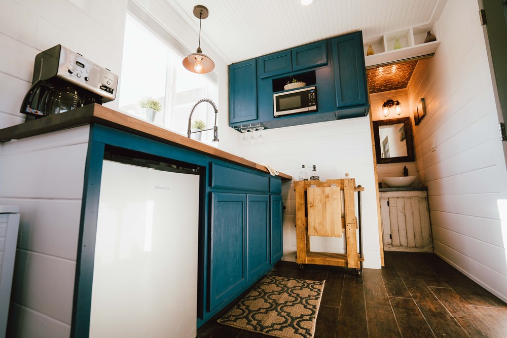 20' Custom Shipping Container Tiny Home - Image 3 Thumbnail