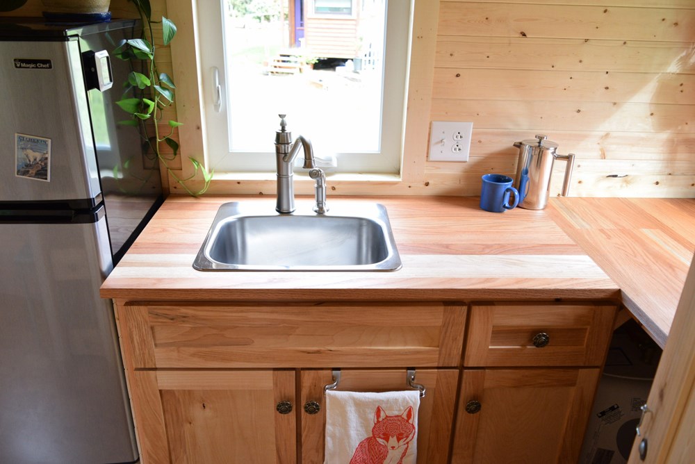 16' Tiny House on Wheels - Image 3 Thumbnail