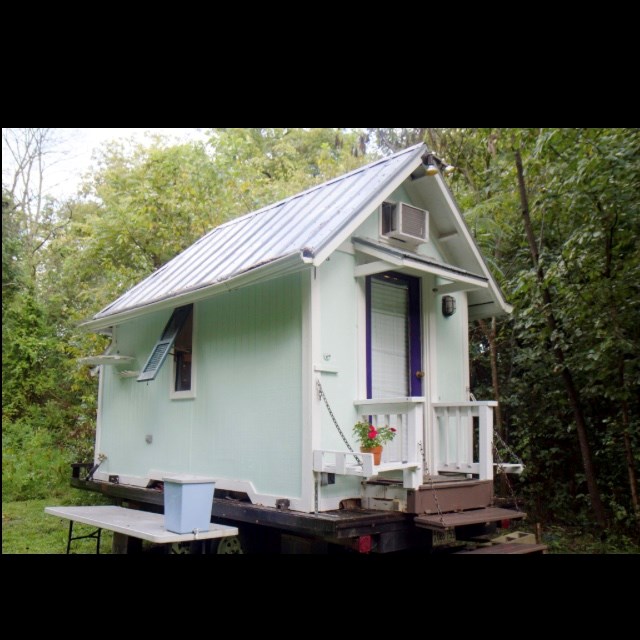 Reduced price! - Microhome on wheels - Image 1 Thumbnail