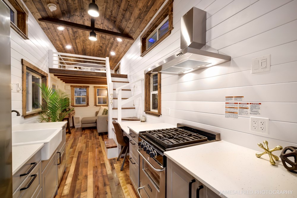 Rustic Meets Luxury: 30ft Loft Edition - Image 4 Thumbnail