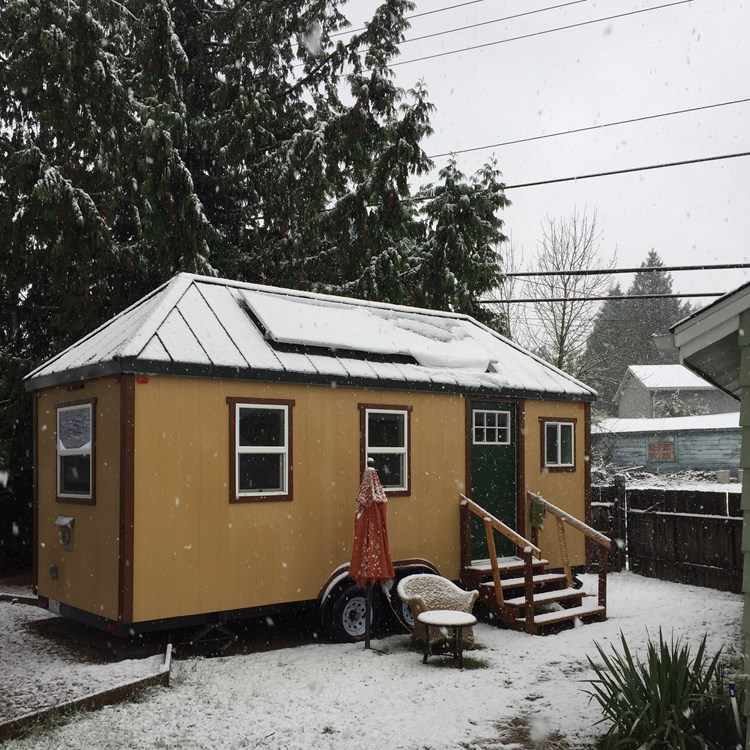 22' off-grid tiny house, professionally built, comes with appliances - Image 1 Thumbnail