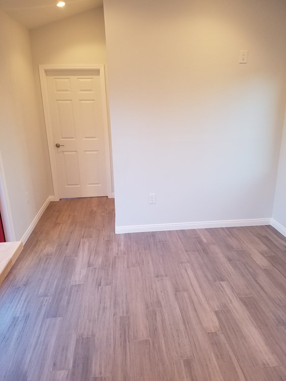 Gorgeous Tiny Home - Image 3 Thumbnail
