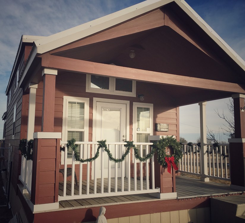 Athens Park Model “Tiny House Mansion” FSBO **CLEAR TITLE** SALE PENDING - Image 1 Thumbnail