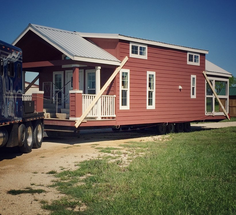 Athens Park Model “Tiny House Mansion” FSBO **CLEAR TITLE** SALE PENDING - Image 3 Thumbnail