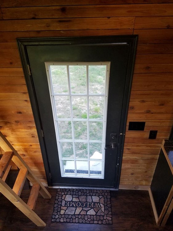 Adorable Tiny House - Image 3 Thumbnail