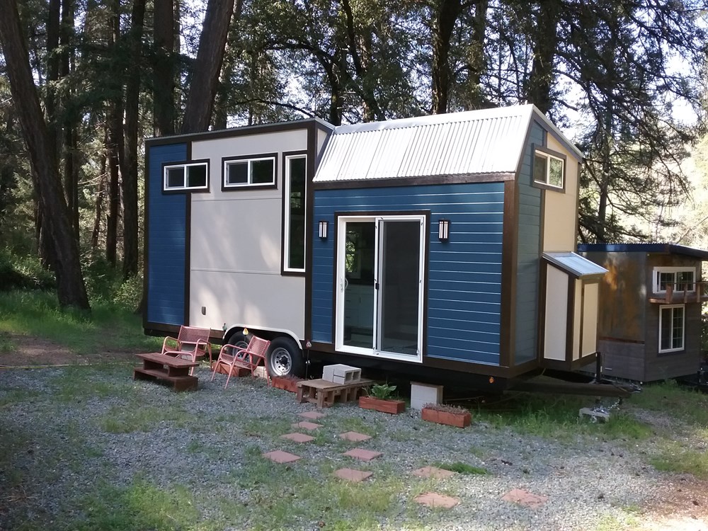 Modern and Cozy Tiny House - Image 1 Thumbnail