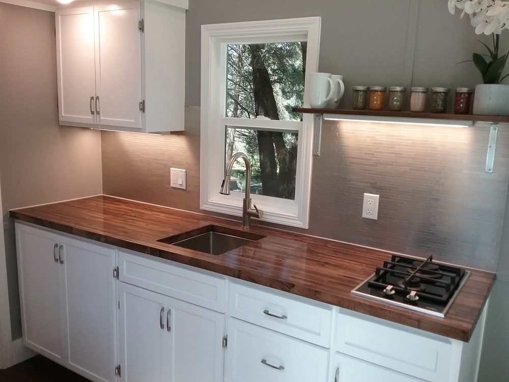 Modern and Cozy Tiny House - Image 3 Thumbnail