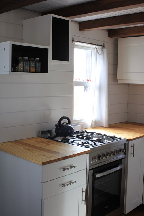 Modern Farmhouse THOW, High End Appliances, Eager to Sell end of June - Image 4 Thumbnail