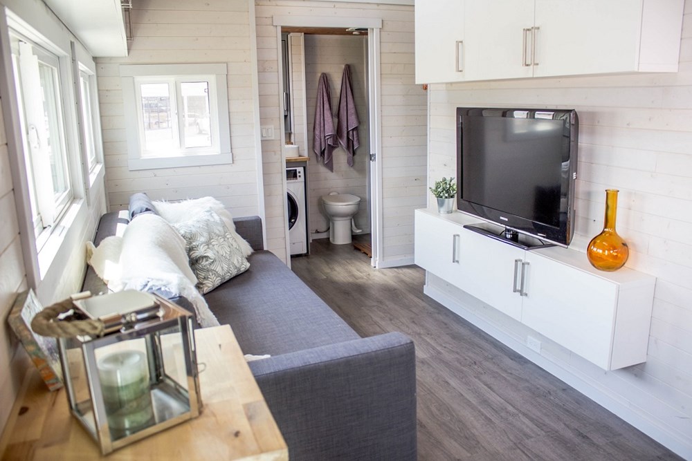 Expandable Modern Tiny House On Wheels (374sqft) 