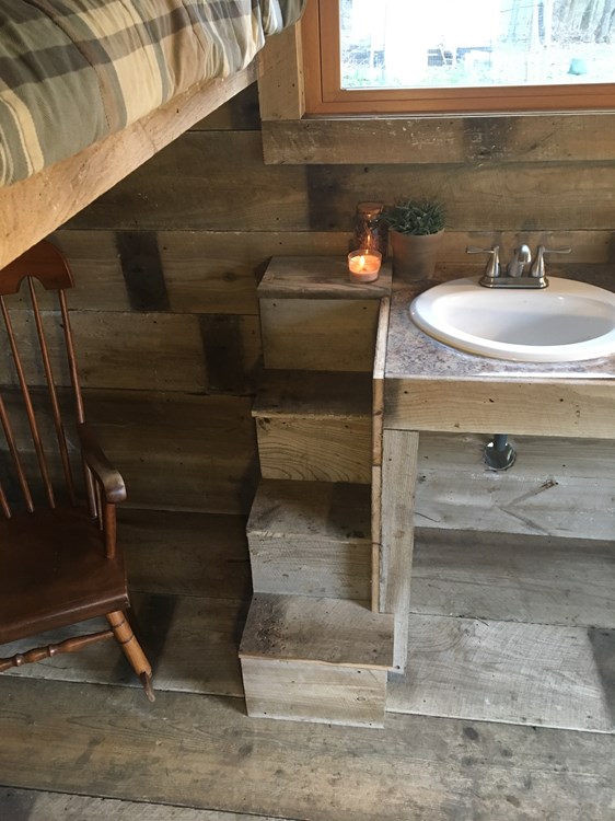 Rustic tiny house on skids - Image 4 Thumbnail