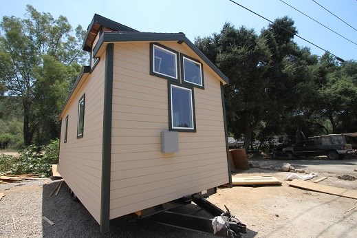 9 x 28 COUNTRY COTTAGE Tiny House professionally built w/ composting toilet - Image 4 Thumbnail