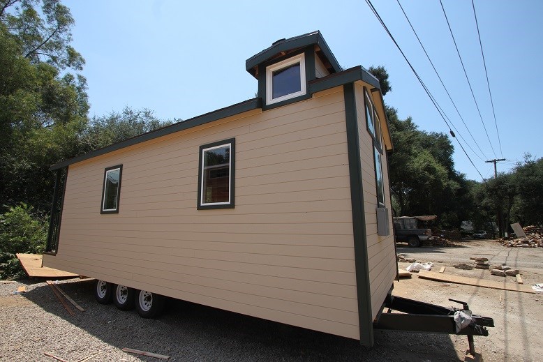 9 x 28 COUNTRY COTTAGE Tiny House professionally built w/ composting toilet - Image 3 Thumbnail
