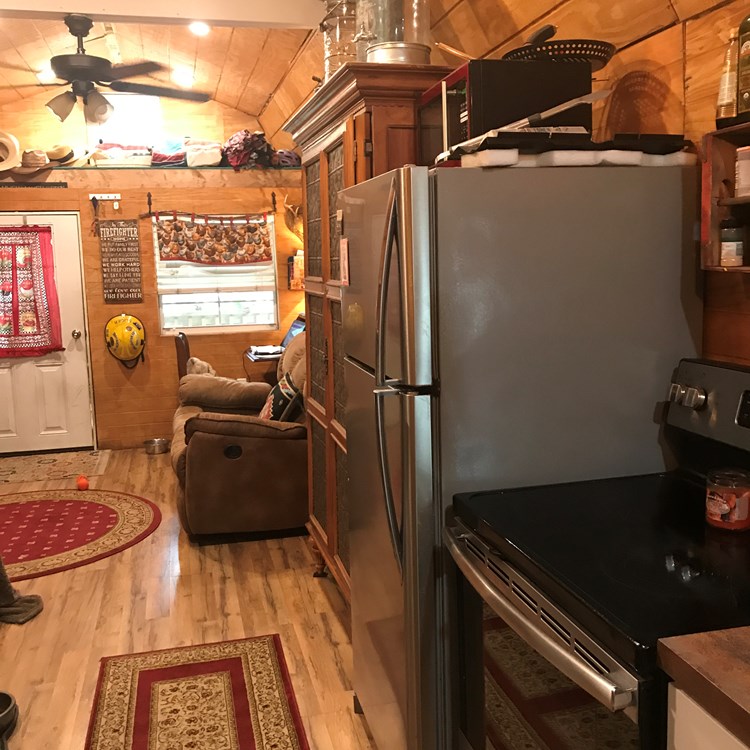 Adorable barn lofted tiny home - Image 4 Thumbnail
