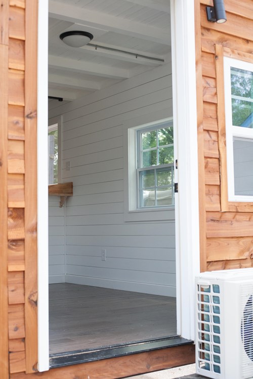 Brand New 8'x26' Tiny House for sale in Nashville - Image 2 Thumbnail
