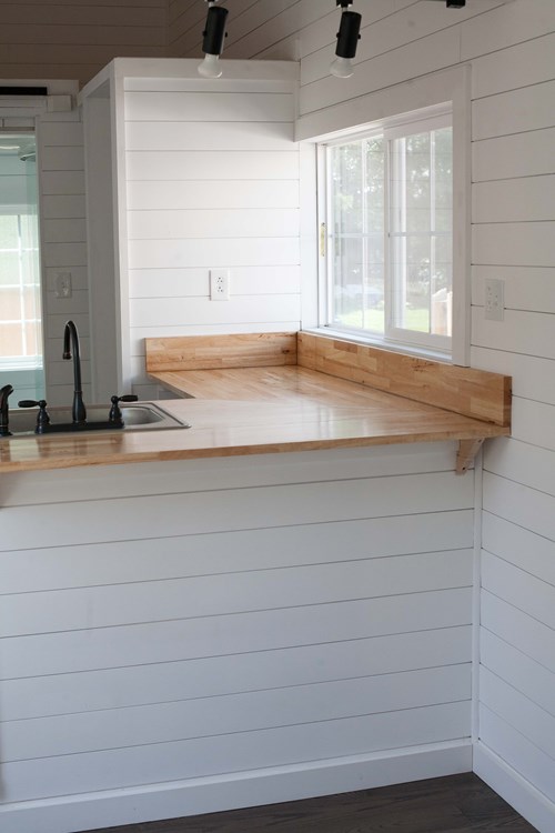 Brand New 8'x26' Tiny House for sale in Nashville - Image 4 Thumbnail