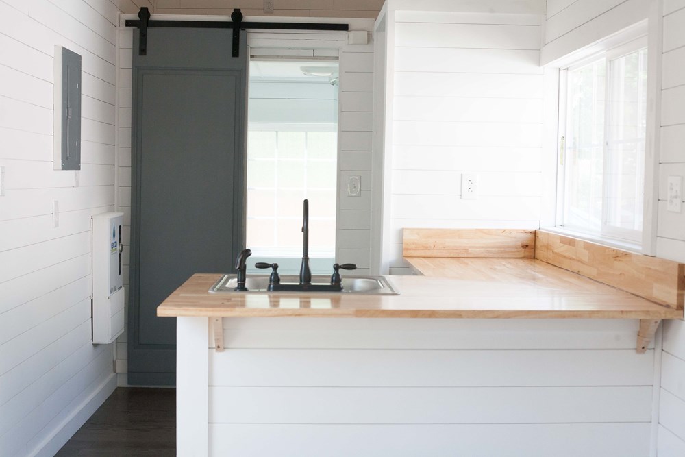 Brand New 8'x26' Tiny House for sale in Nashville - Image 3 Thumbnail