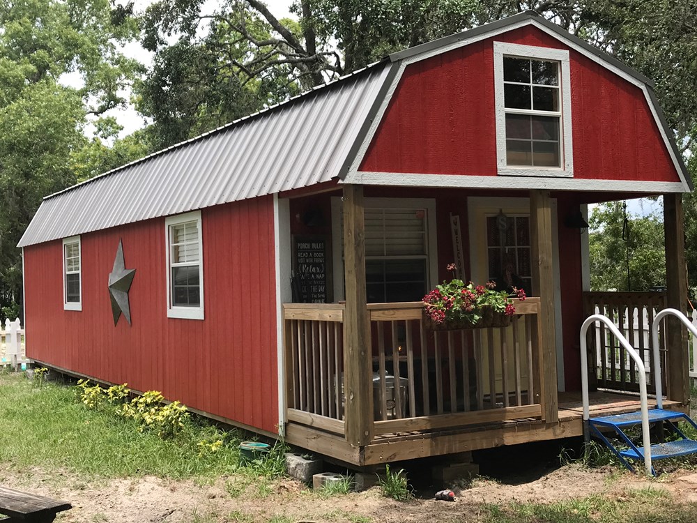 Adorable barn lofted tiny home