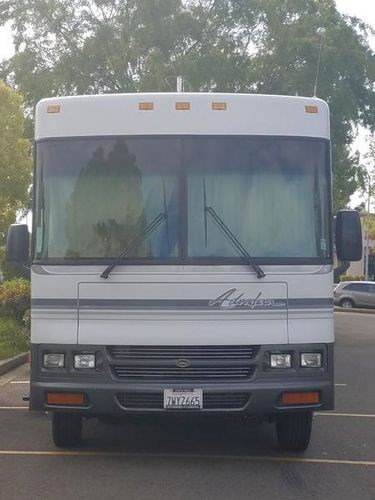 $24,000 OBO - 2000 Winnebago Adventurer - Image 3 Thumbnail