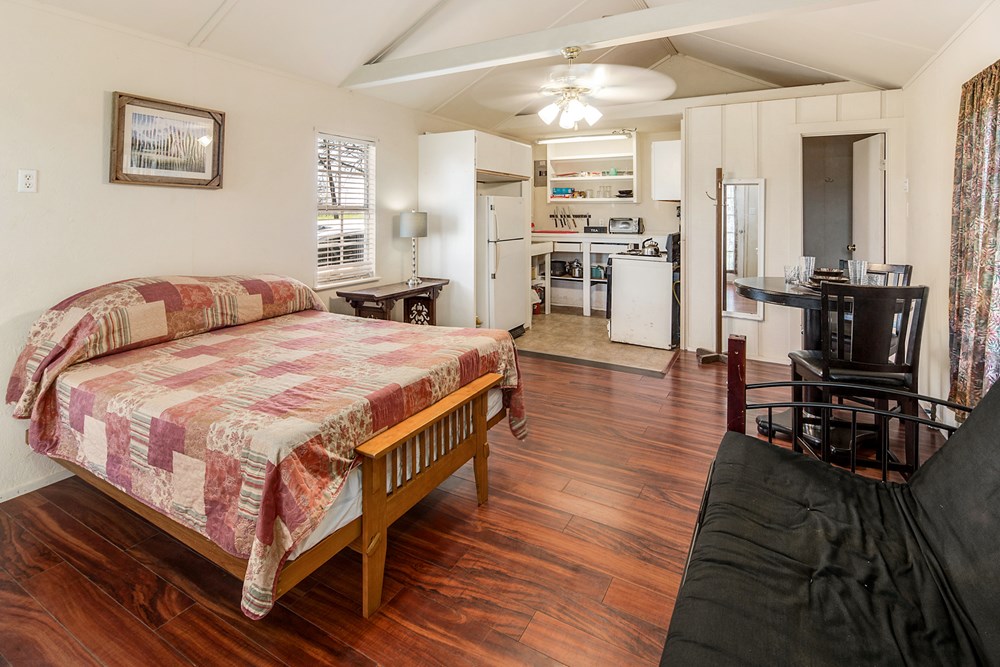 336 sq ft with a porch - Image 2 Thumbnail