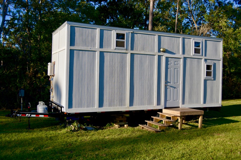 Tiny house on wheels  - Image 1 Thumbnail