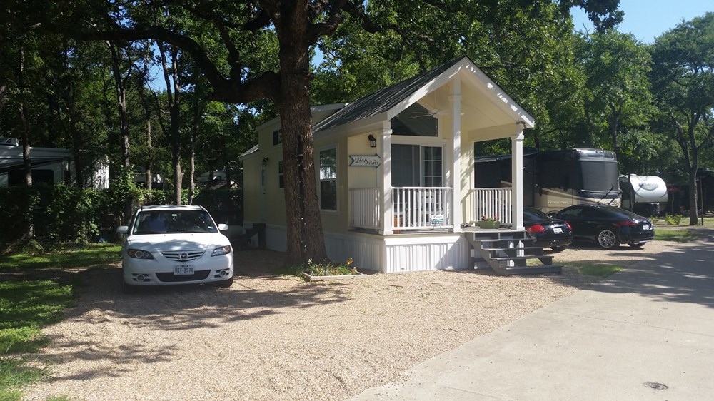Beautiful Cottage Park Model Home - Image 2 Thumbnail
