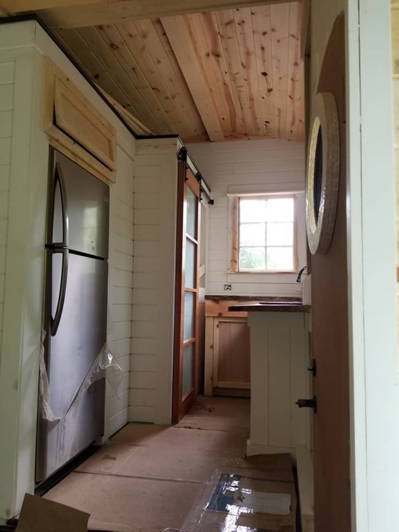 Porthole on Wheels - Image 3 Thumbnail