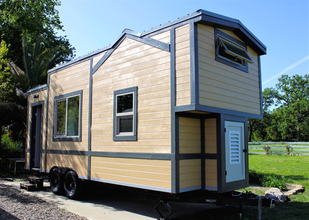 Luxurious Tiny House For Sale - Image 3 Thumbnail