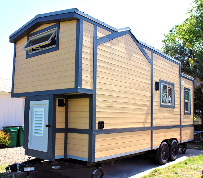 Luxurious Tiny House For Sale - Image 1 Thumbnail