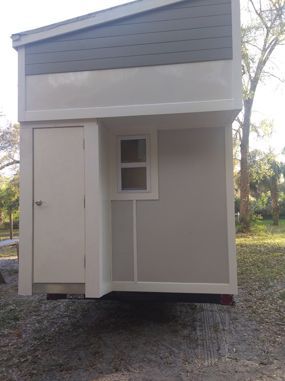 Tiny house with loft - Image 5 Thumbnail