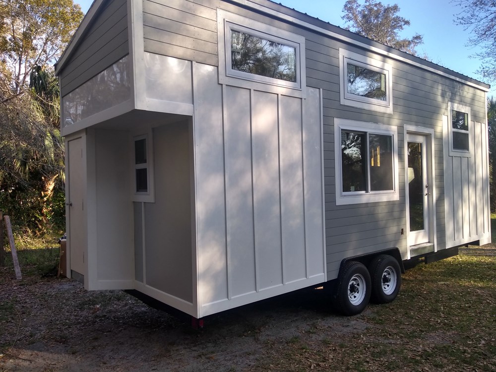 Tiny house with loft - Image 4 Thumbnail